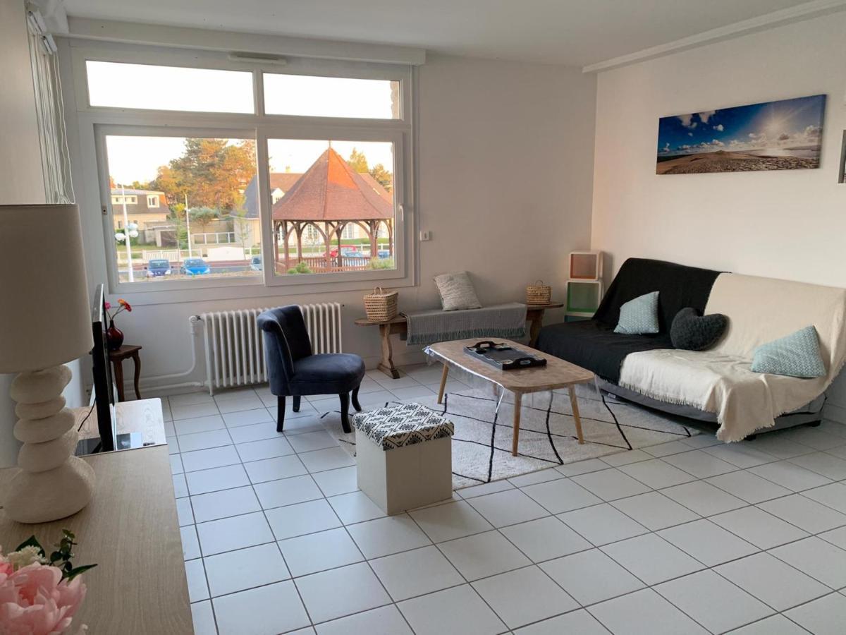 Apartmán Les Alises Merville-Franceville-Plage Exteriér fotografie